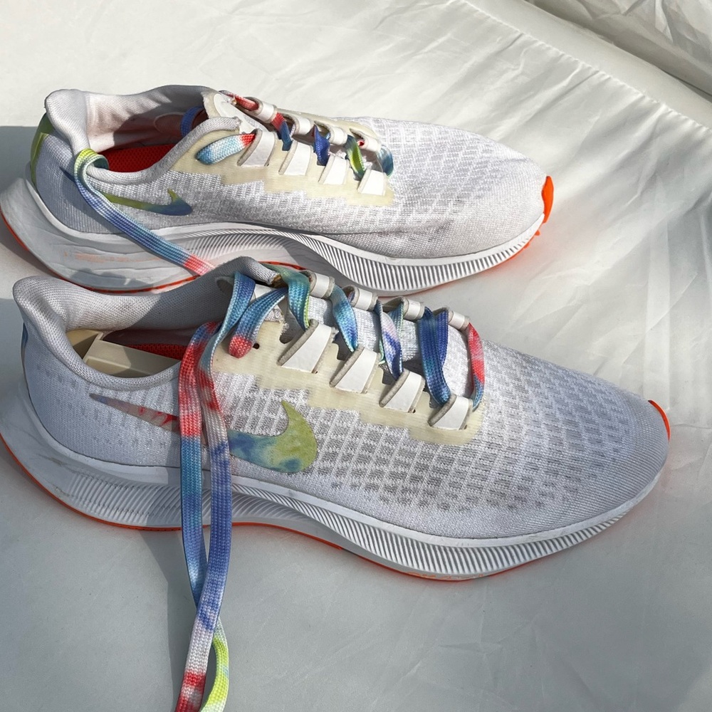 Nike Women’s Air Zoom Tye Dye Pegasus 37 Running Sneakers sz 7 - Picture 2 of 15